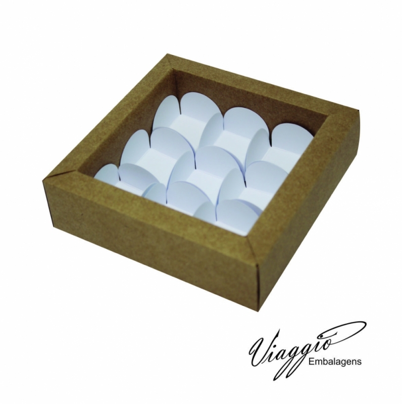 Imagem ilustrativa de Caixa branca para doces