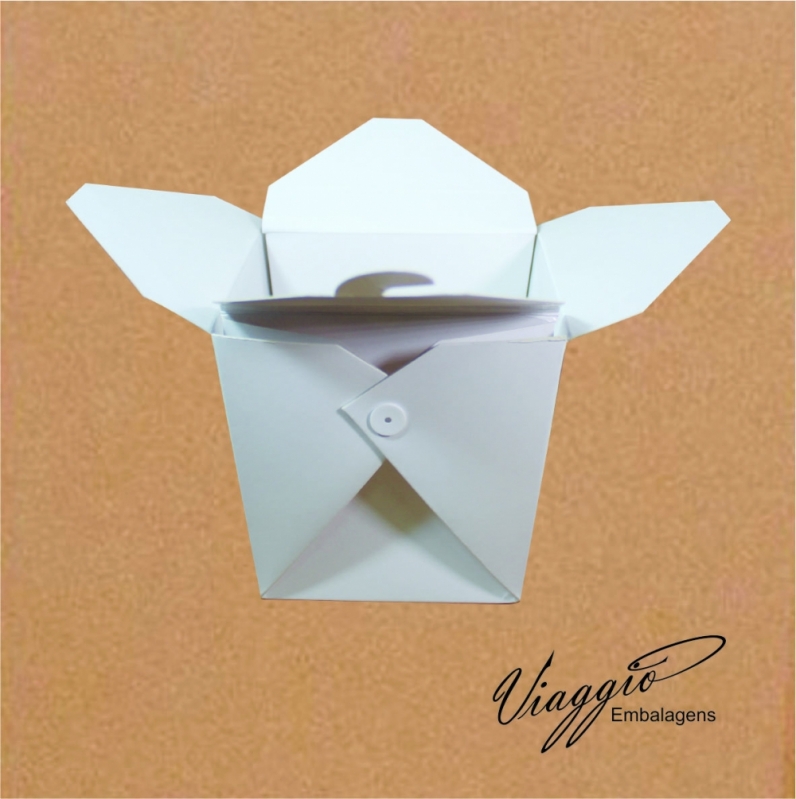 Imagem ilustrativa de Caixa de papelão branca personalizada